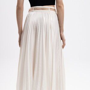 Christian Dior Model Number: 211J39A610